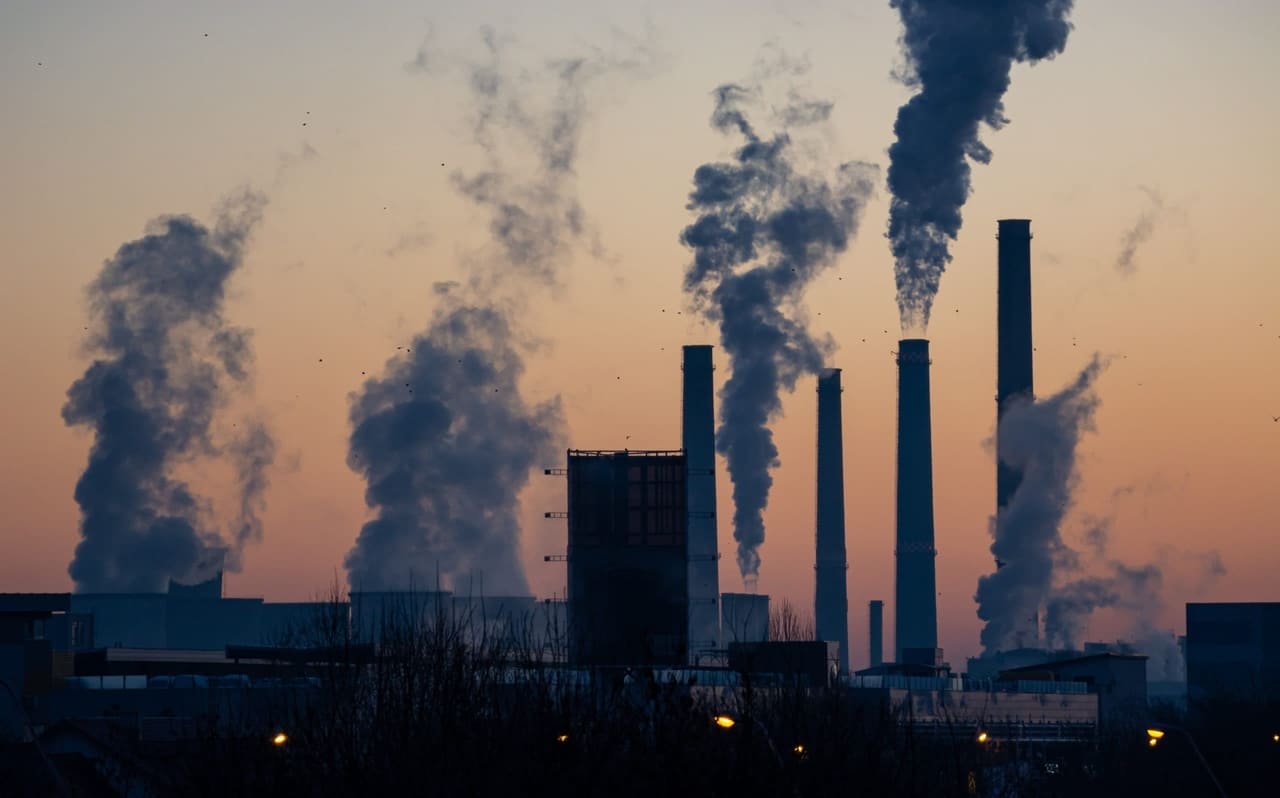 que problema ambiental está ocorrendo nesse local?​ 